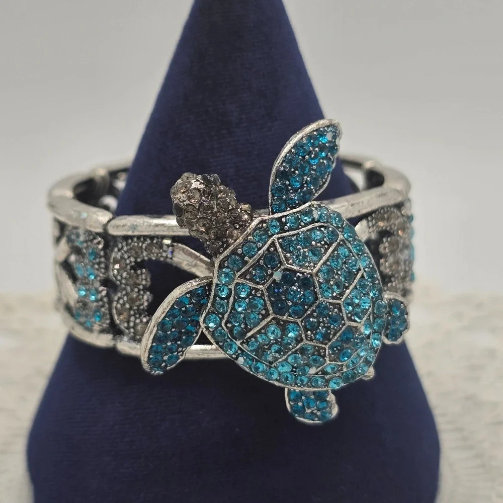 Rhinestone Articulated Turtle Bracelet Bangle Blue Magnetic Pendant Brooch 6.5